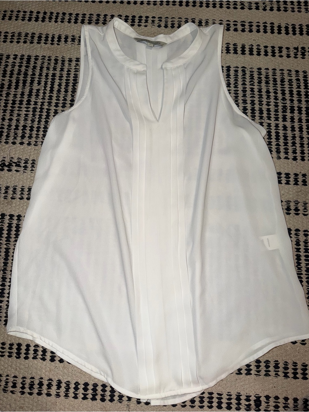 41 Hawthorn White Pleated V-Neck Sleeveless Camisole